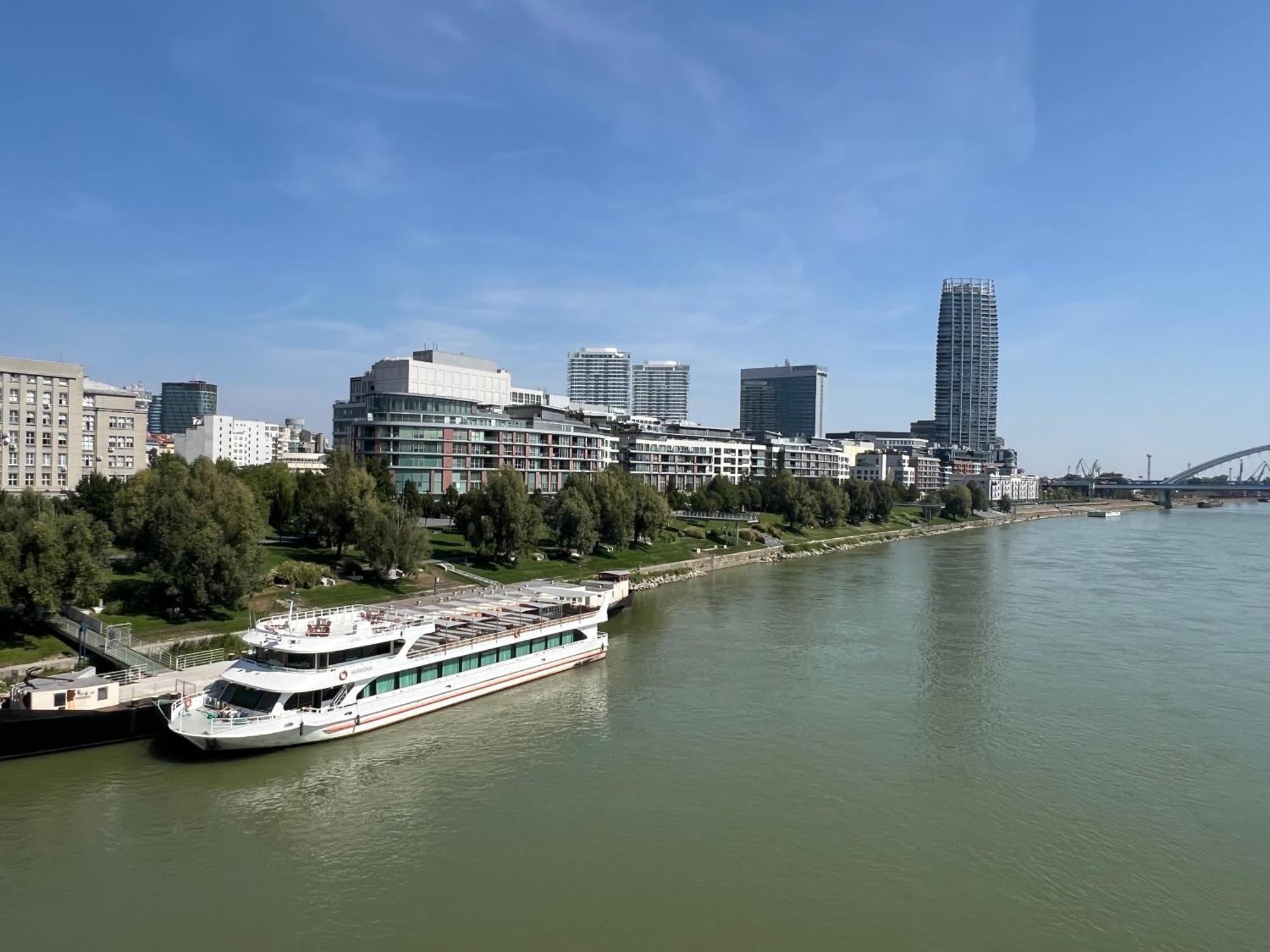 Netradicny Apartman V Centre Pozsony Kültér fotó